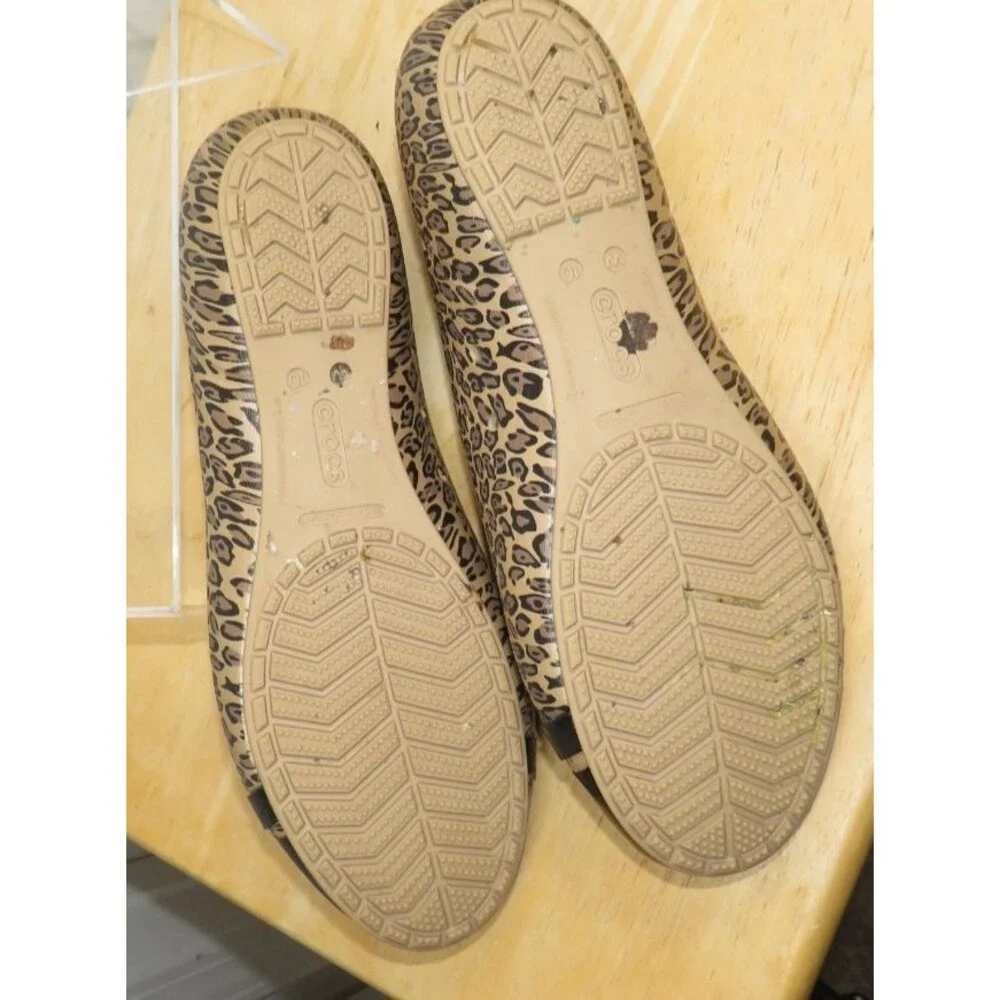 Crocs Women’s Size 10 Leopard Print Cap Toe Slip On Ballet Flats (200681)
